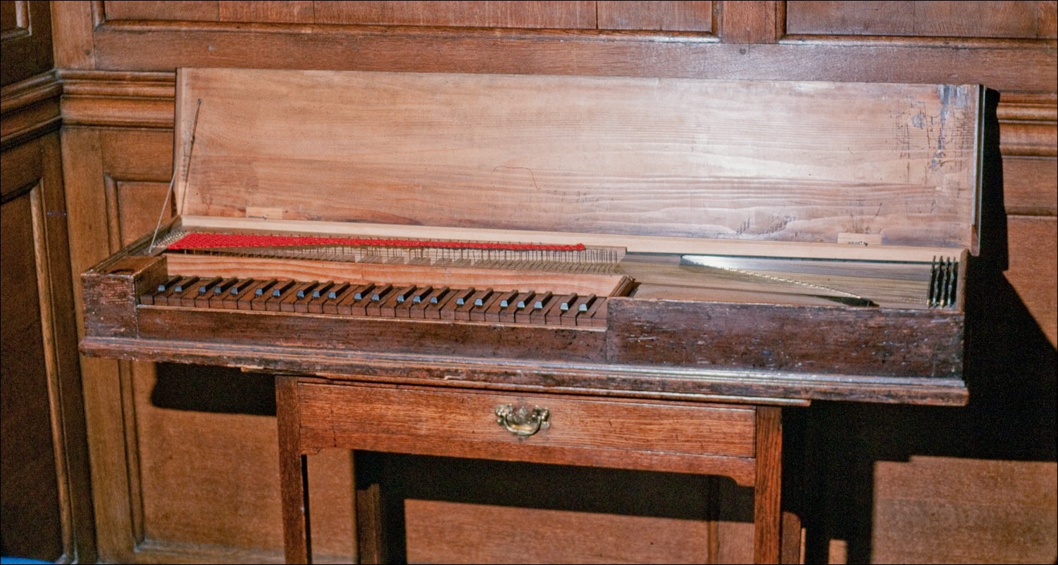 BMO-1729 , Clavichord, c. 1807. G. F. Schmahl the younger. Photo by Kenneth Mobbs